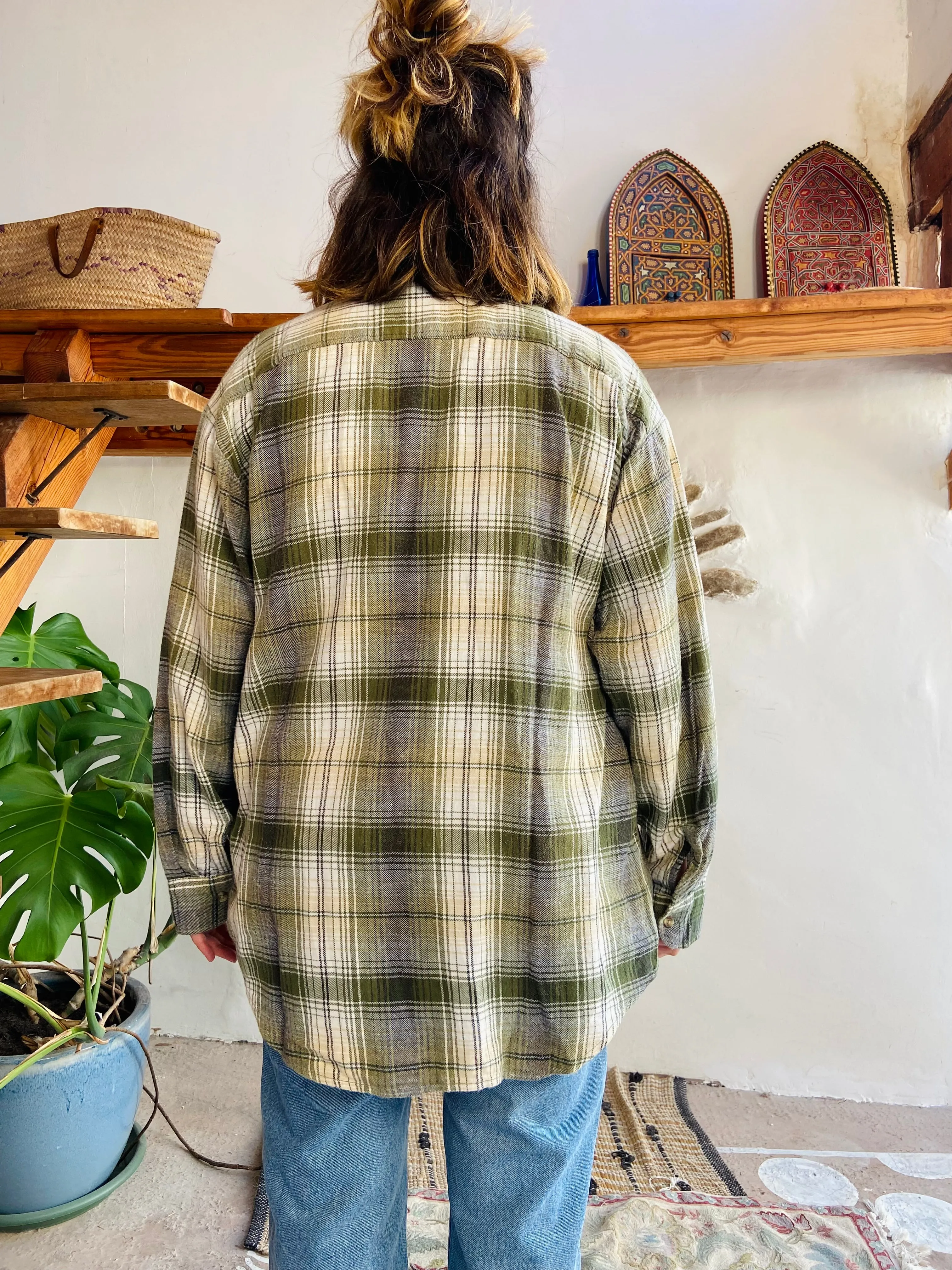 VINTAGE 90’s Green Flannel Checked Long Sleeve Shirt - M/L
