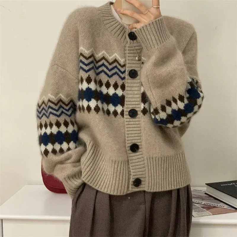 Y2K-Inspired Single Breasted Knit Sweater