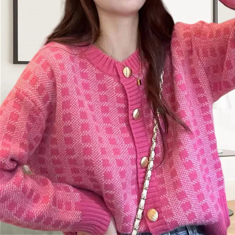 Y2K-Inspired Single Breasted Knit Sweater